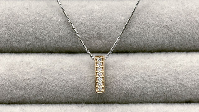 お買取りさせていただきましたダイヤペンダント